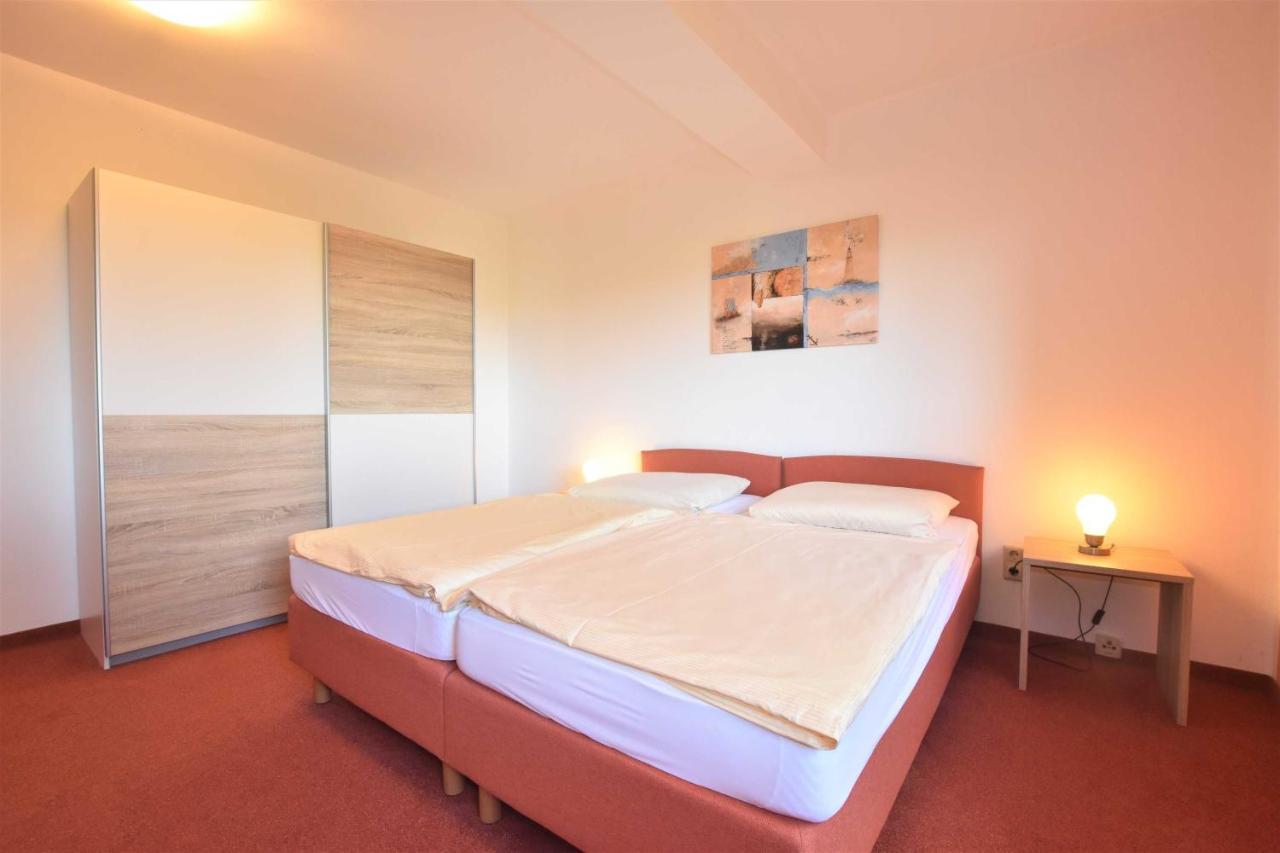 Ferienwohnungen Kleckerburg mit Meerblick OFC 05 Kägsdorf Exterior foto