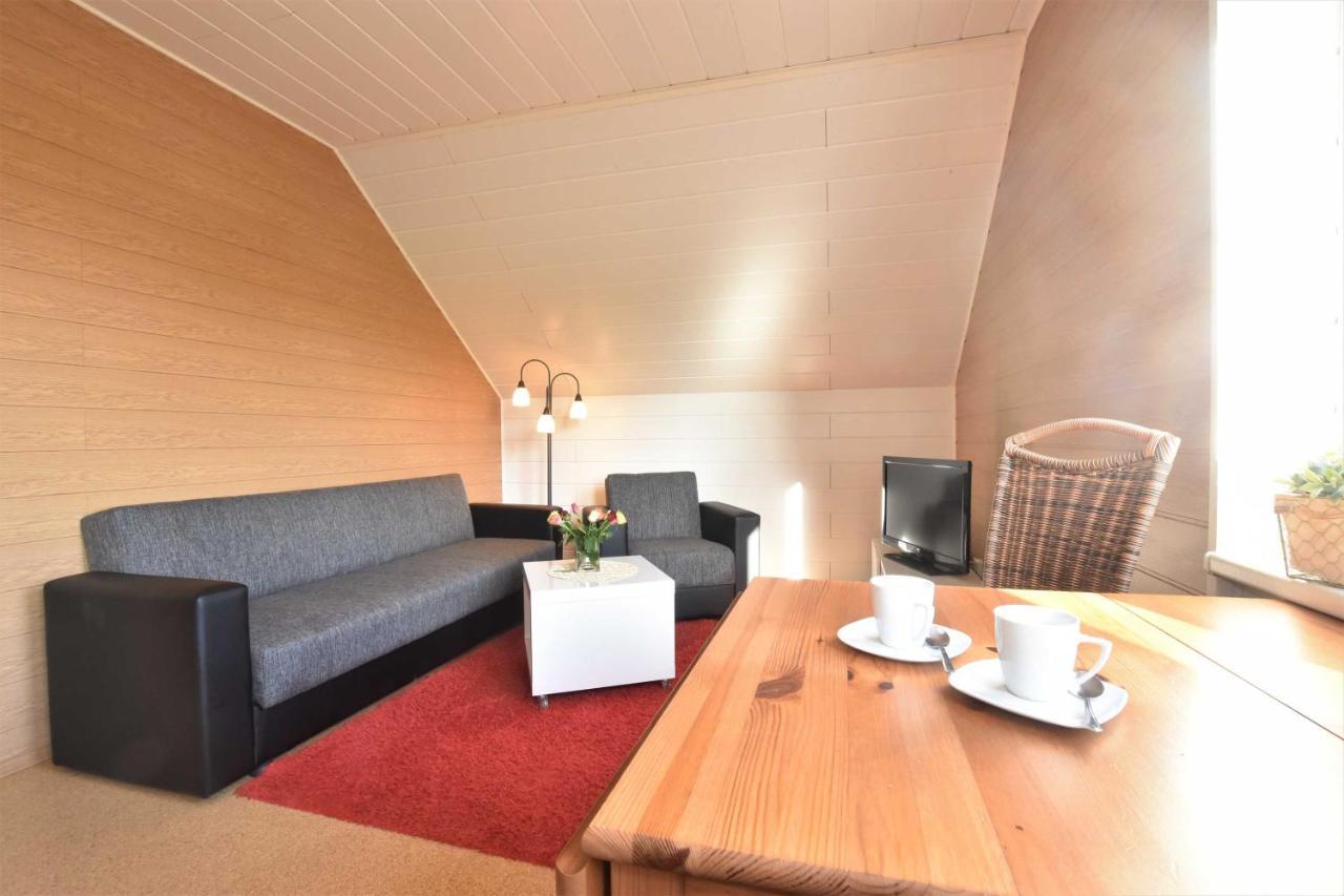 Ferienwohnungen Kleckerburg mit Meerblick OFC 05 Kägsdorf Exterior foto