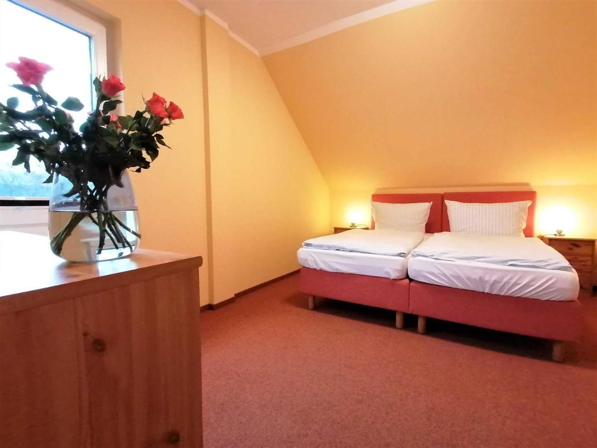 Ferienwohnungen Kleckerburg mit Meerblick OFC 05 Kägsdorf Exterior foto